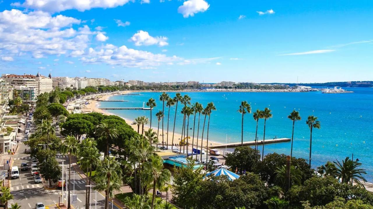 La Batisse En Blanc Hotel Golfe-Juan Bagian luar foto